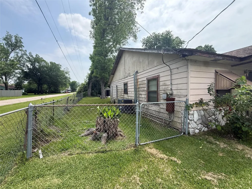 15818 Waverly Drive Houston, TX 77032