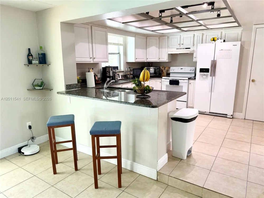 143 VALLEY CIR Tampa, FL 33510