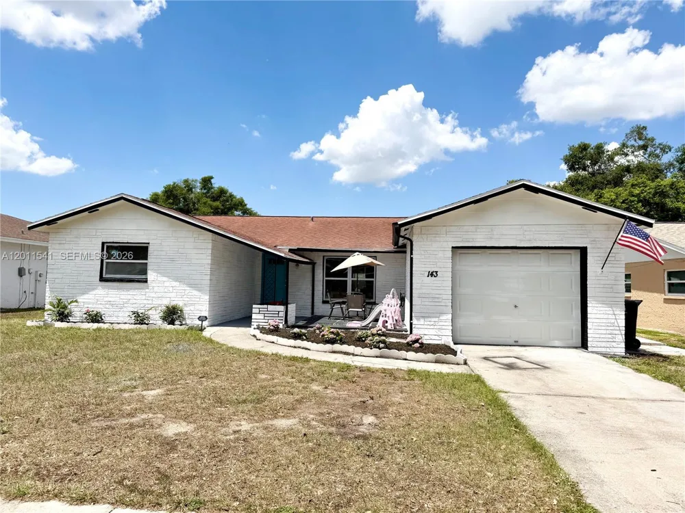 143 VALLEY CIR Tampa, FL 33510