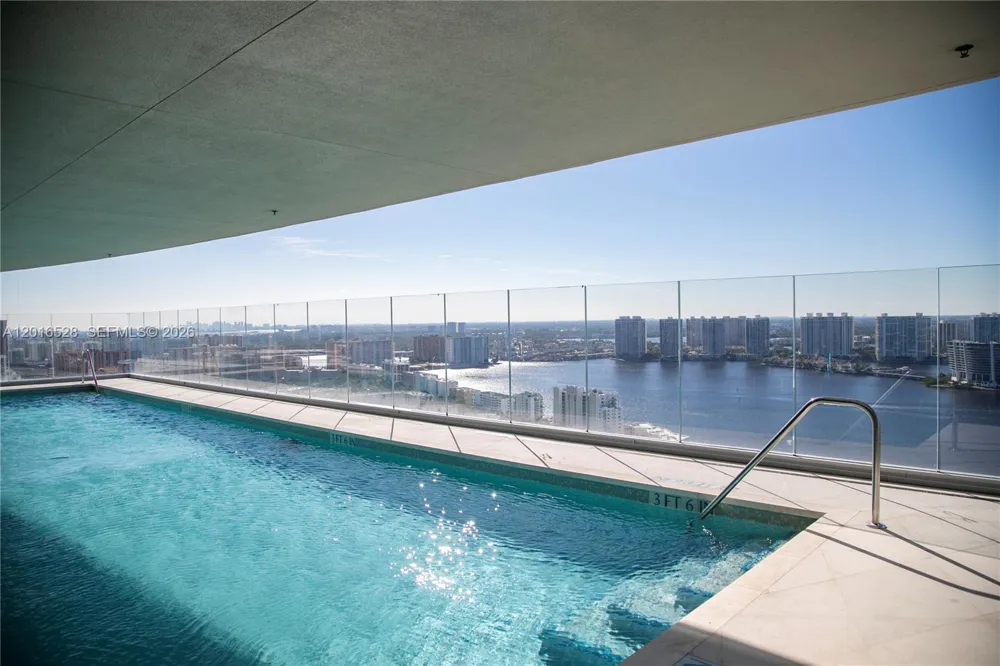 18501 Collins Ave #PH5204 Sunny Isles Beach, FL 33160