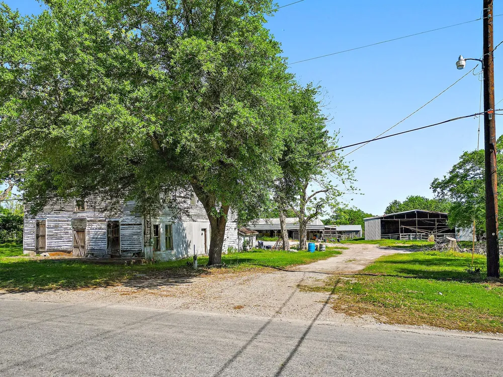 406 Main Street Stowell, TX 77661