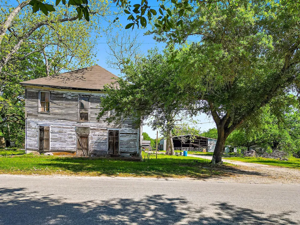 406 Main Street Stowell, TX 77661