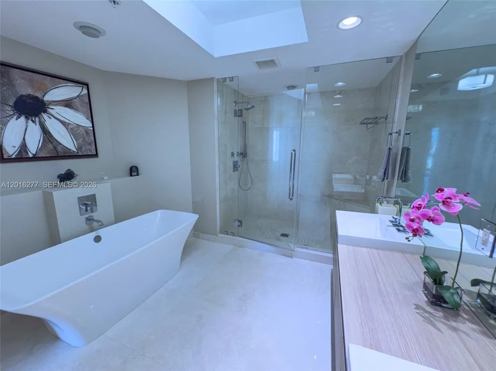 17111 Biscayne Blvd #1705 North Miami Beach, FL 33160