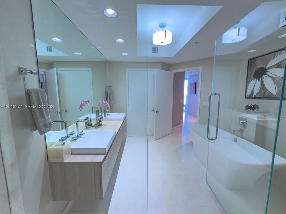 17111 Biscayne Blvd #1705 North Miami Beach, FL 33160