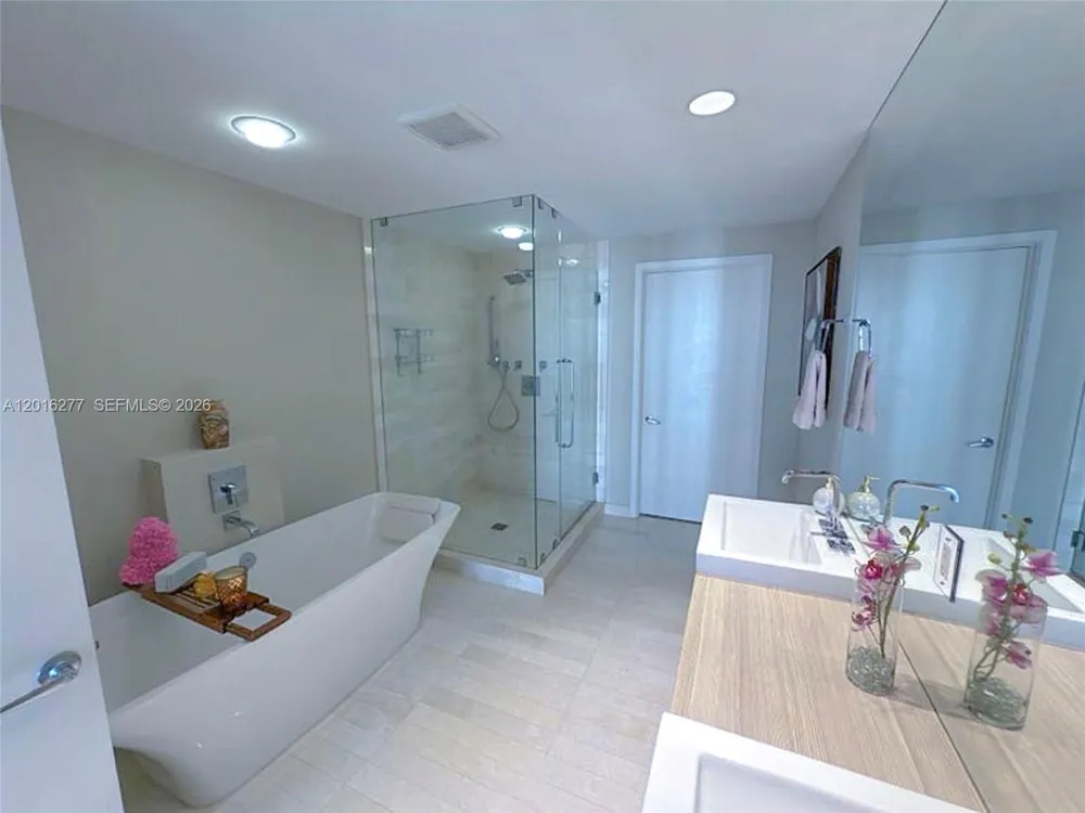 17111 Biscayne Blvd #1705 North Miami Beach, FL 33160