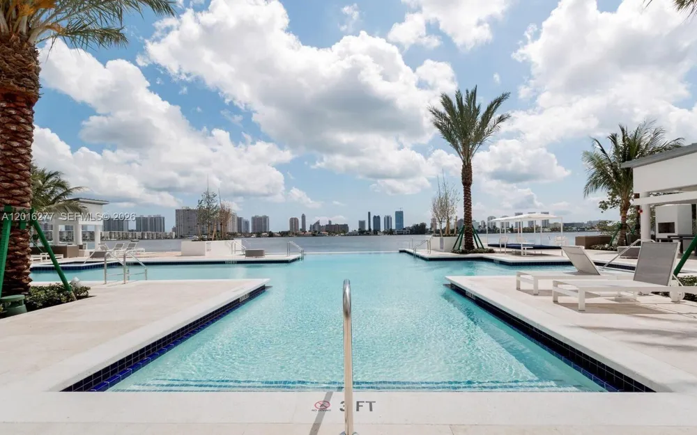 17111 Biscayne Blvd #1705 North Miami Beach, FL 33160