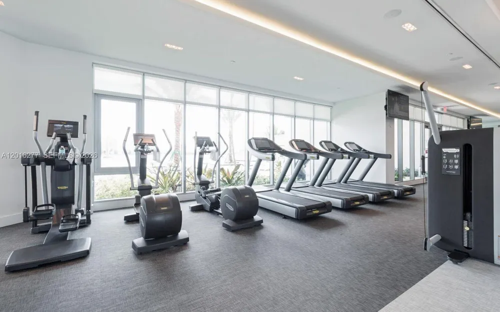 17111 Biscayne Blvd #1705 North Miami Beach, FL 33160