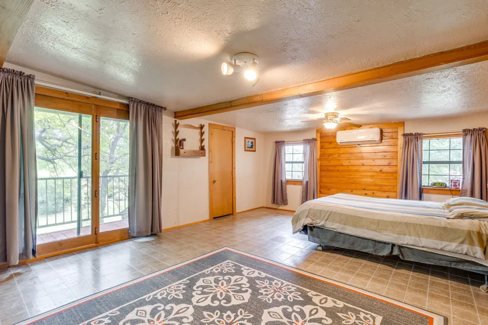 4180 E Fm 2210 E Perrin, TX 76486