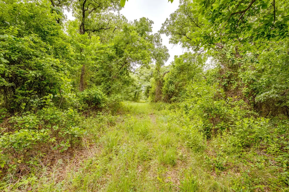 4180 E Fm 2210 E Perrin, TX 76486