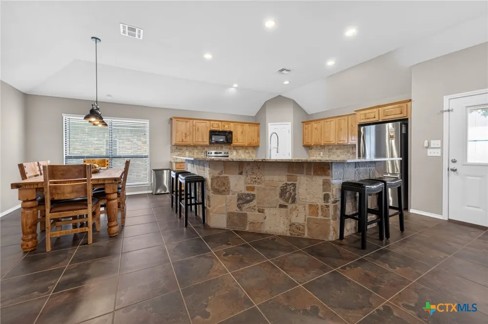 317 Yorktown Pleasanton, TX 78064