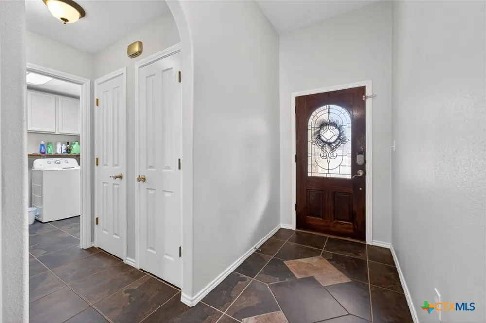 317 Yorktown Pleasanton, TX 78064