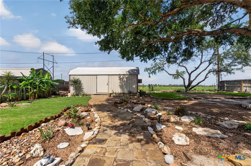 317 Yorktown Pleasanton, TX 78064