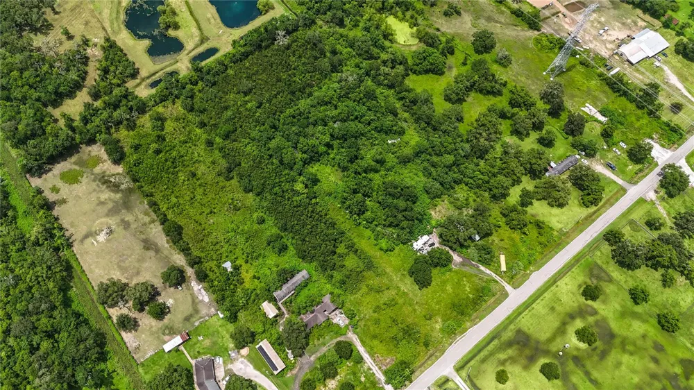 5011 County Road 347 Brazoria, TX 77422