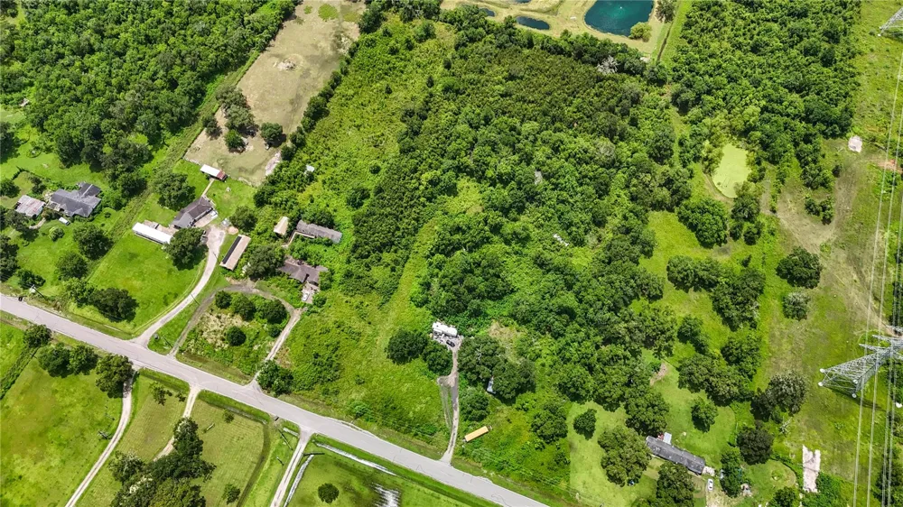 5011 County Road 347 Brazoria, TX 77422