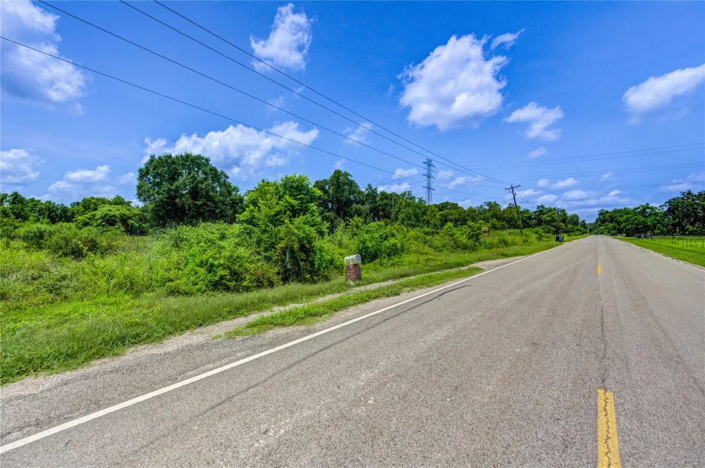 5011 County Road 347 Brazoria, TX 77422