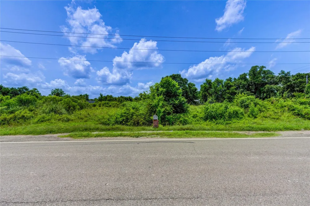 5011 County Road 347 Brazoria, TX 77422