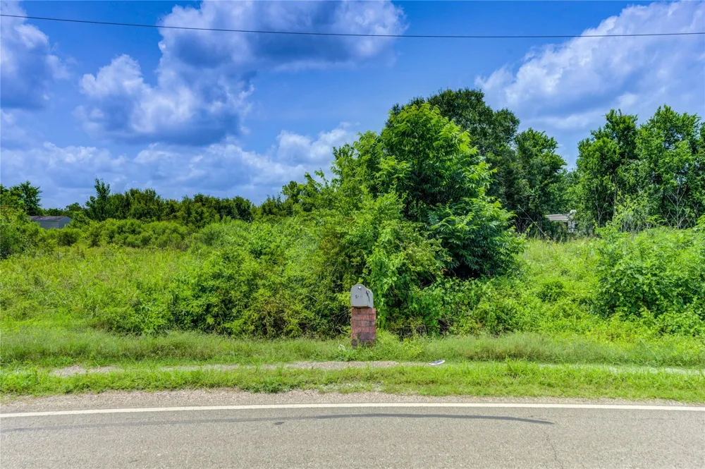 5011 County Road 347 Brazoria, TX 77422