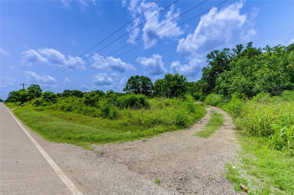5011 County Road 347 Brazoria, TX 77422
