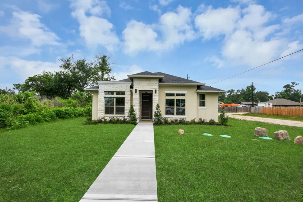 16747 Forest Trail Drive Channelview, TX 77530