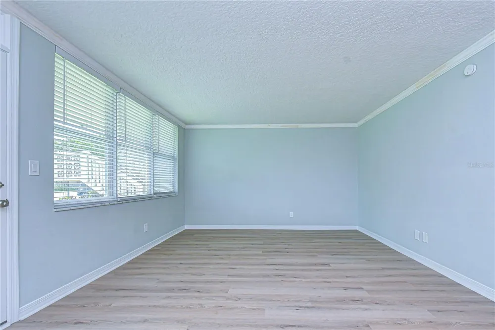 4720 LOCUST STREET NE #118 St Petersburg, FL 33703