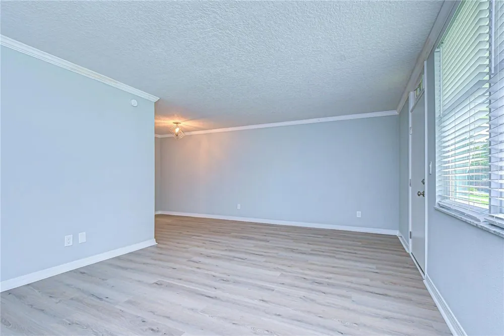 4720 LOCUST STREET NE #118 St Petersburg, FL 33703