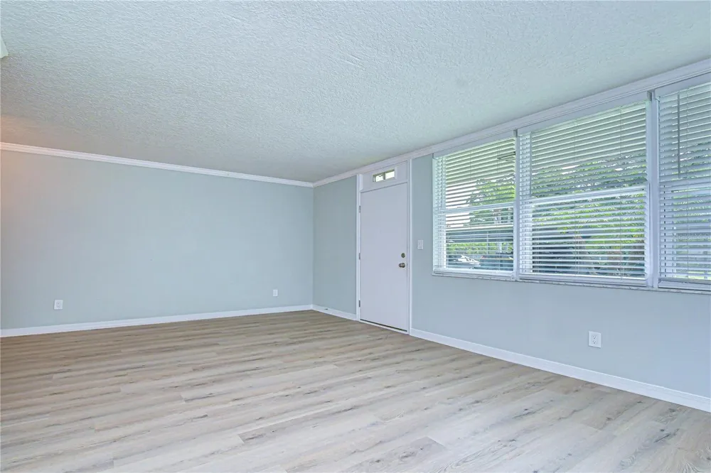 4720 LOCUST STREET NE #118 St Petersburg, FL 33703