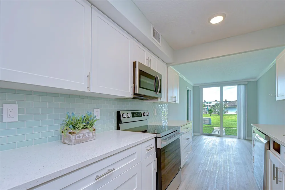 4720 LOCUST STREET NE #118 St Petersburg, FL 33703