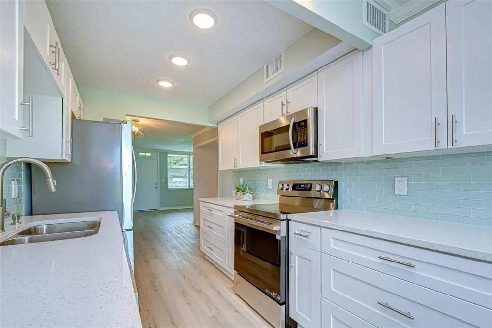 4720 LOCUST STREET NE #118 St Petersburg, FL 33703