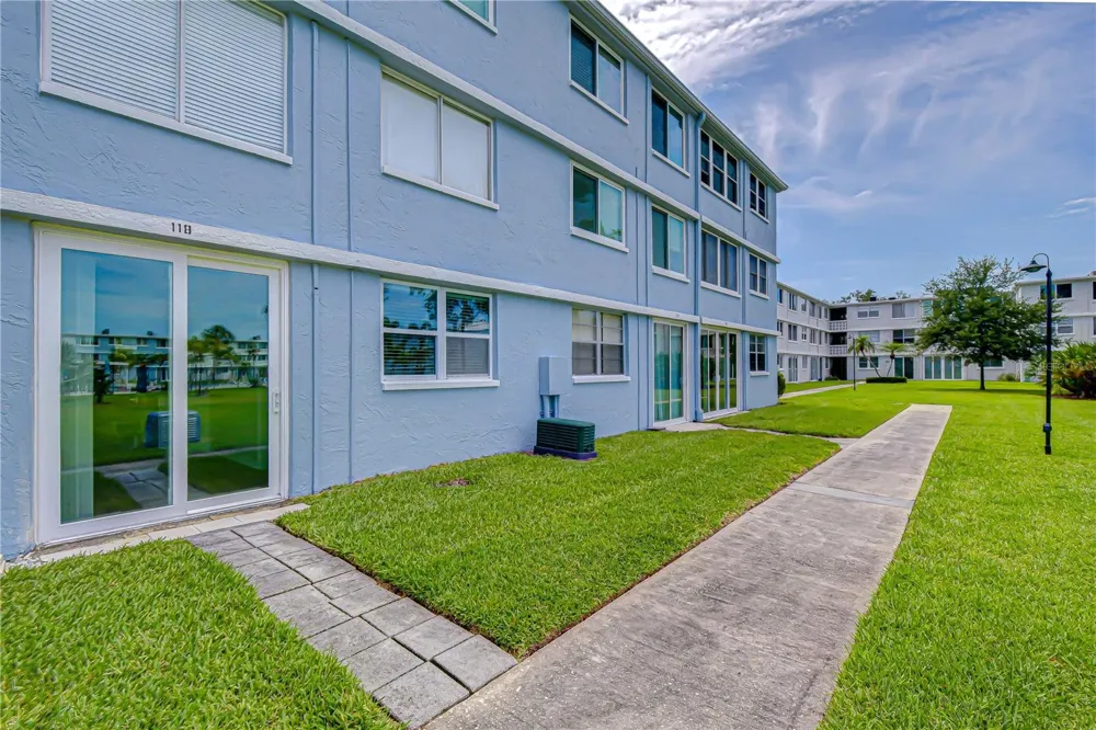 4720 LOCUST STREET NE #118 St Petersburg, FL 33703