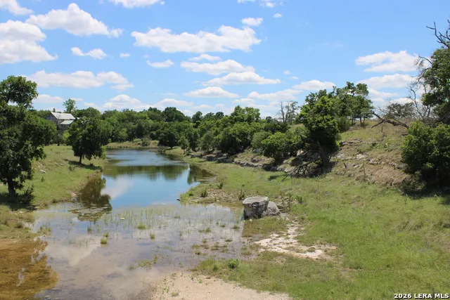 135 PACK SADDLE LN Fredericksburg, TX 78624