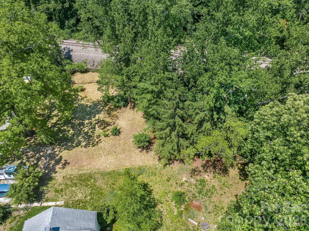 28 Pinecrest Drive Asheville, NC 8803