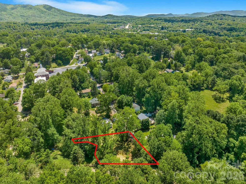 28 Pinecrest Drive Asheville, NC 8803