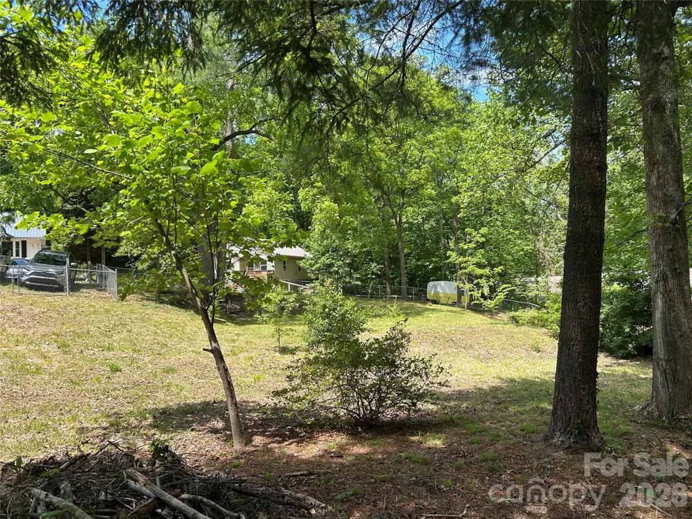 28 Pinecrest Drive Asheville, NC 8803