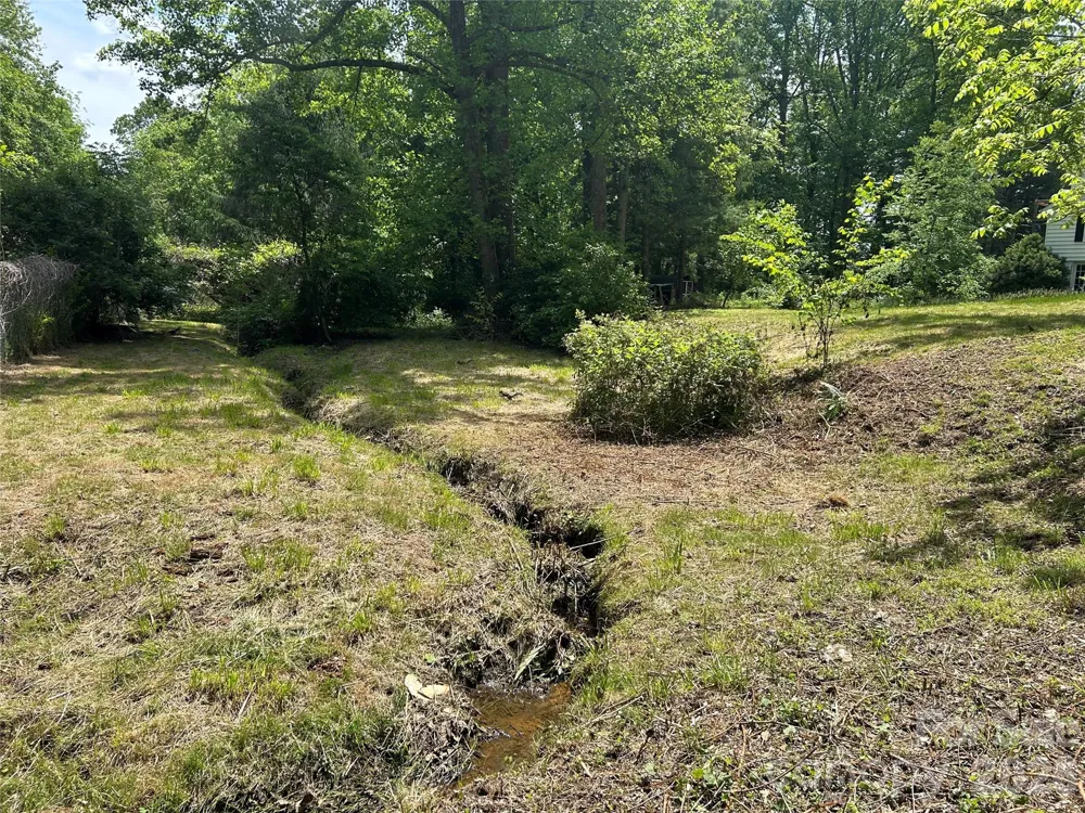 28 Pinecrest Drive Asheville, NC 8803