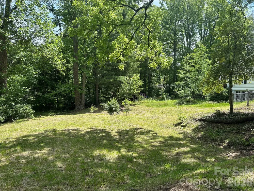 28 Pinecrest Drive Asheville, NC 8803