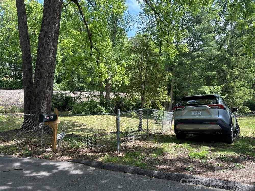 28 Pinecrest Drive Asheville, NC 8803