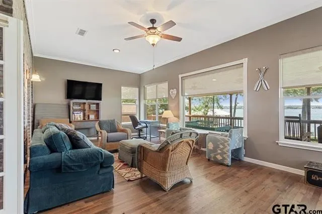 3522 S Island Drive Chandler, TX 75758