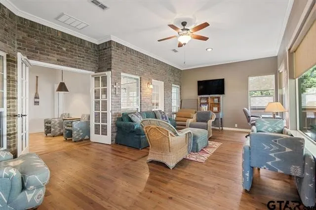 3522 S Island Drive Chandler, TX 75758