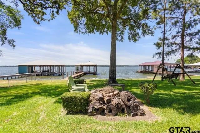 3522 S Island Drive Chandler, TX 75758