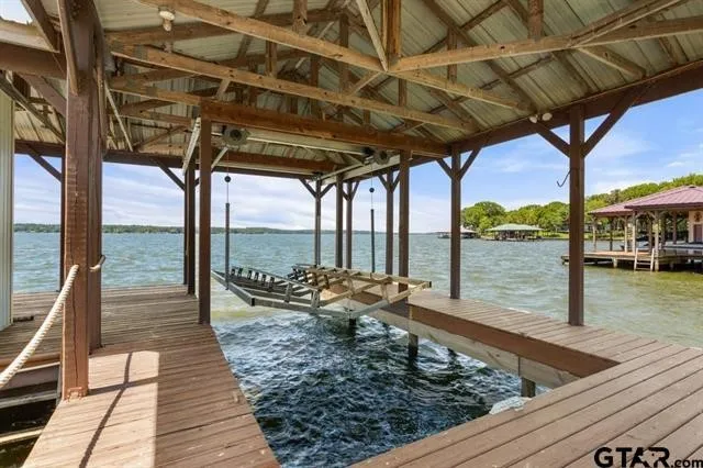 3522 S Island Drive Chandler, TX 75758