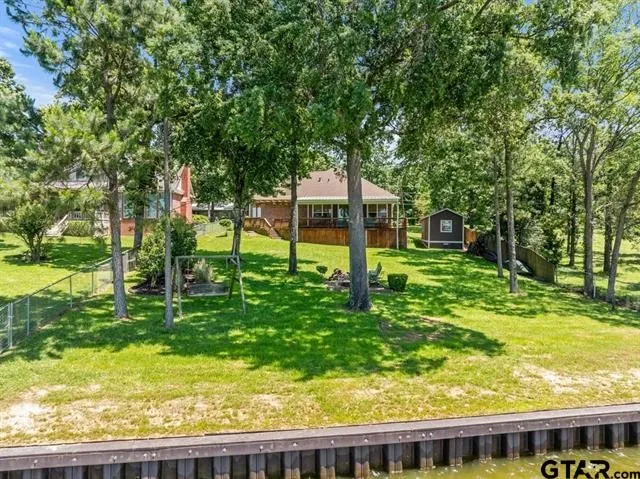 3522 S Island Drive Chandler, TX 75758