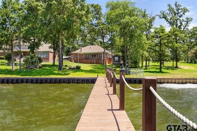 3522 S Island Drive Chandler, TX 75758