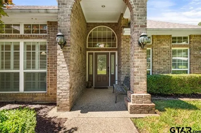 3522 S Island Drive Chandler, TX 75758
