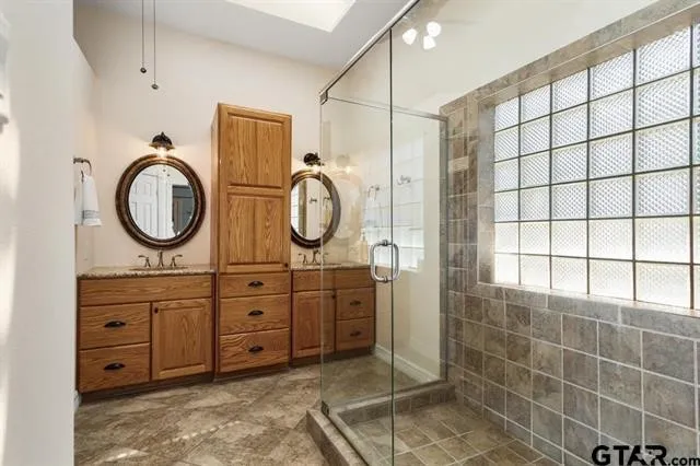 3522 S Island Drive Chandler, TX 75758