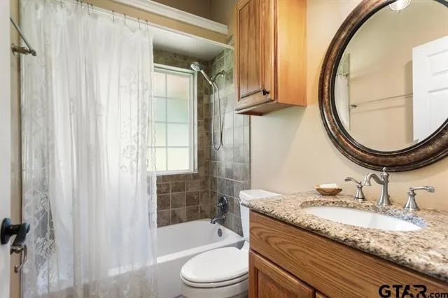 3522 S Island Drive Chandler, TX 75758