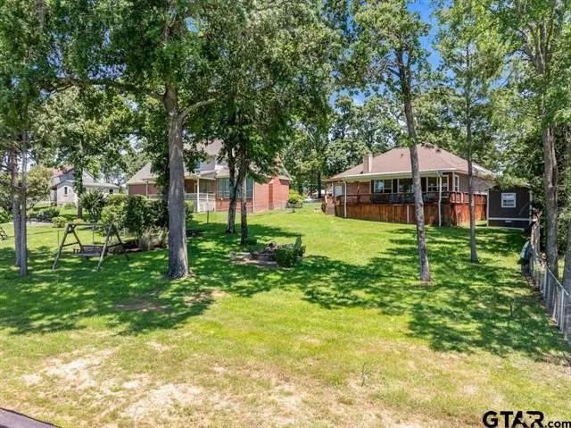 3522 S Island Drive Chandler, TX 75758