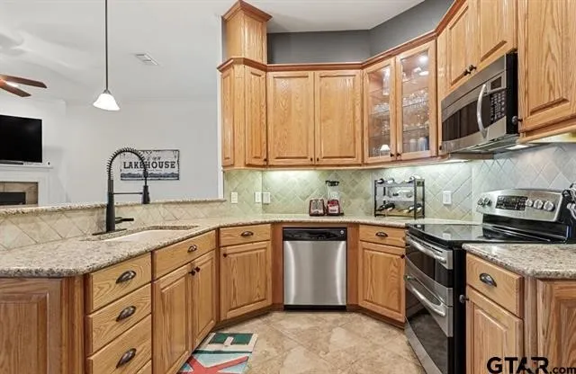 3522 S Island Drive Chandler, TX 75758