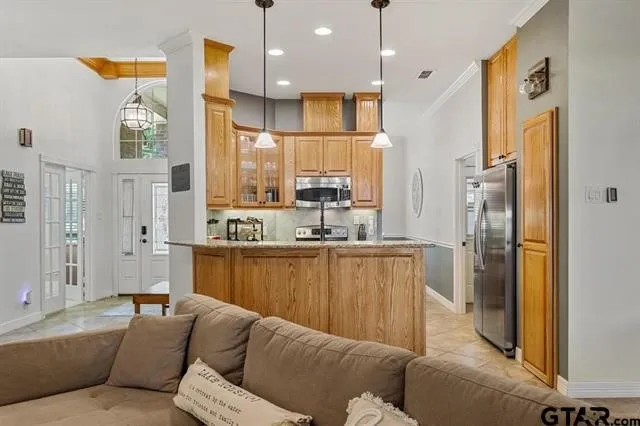 3522 S Island Drive Chandler, TX 75758
