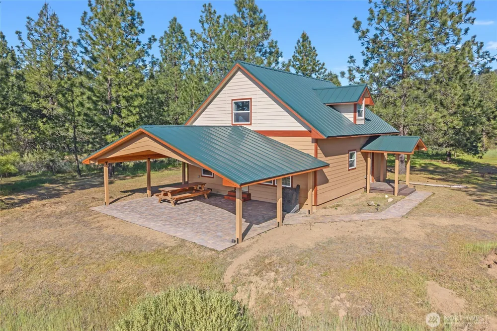 6523 Camp Naborlee Road Fruitland, WA 99129