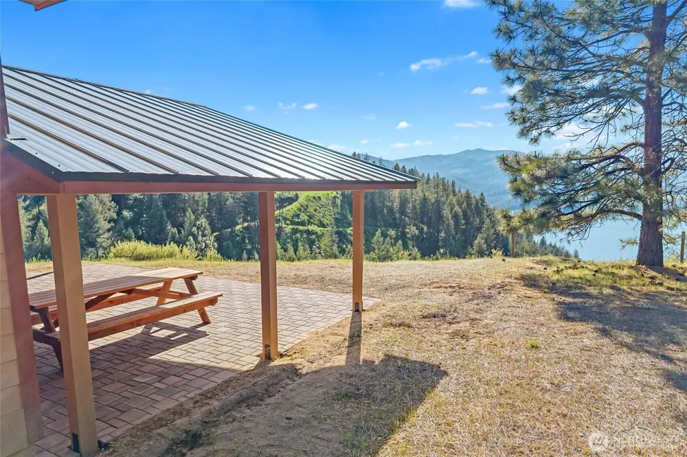 6523 Camp Naborlee Road Fruitland, WA 99129